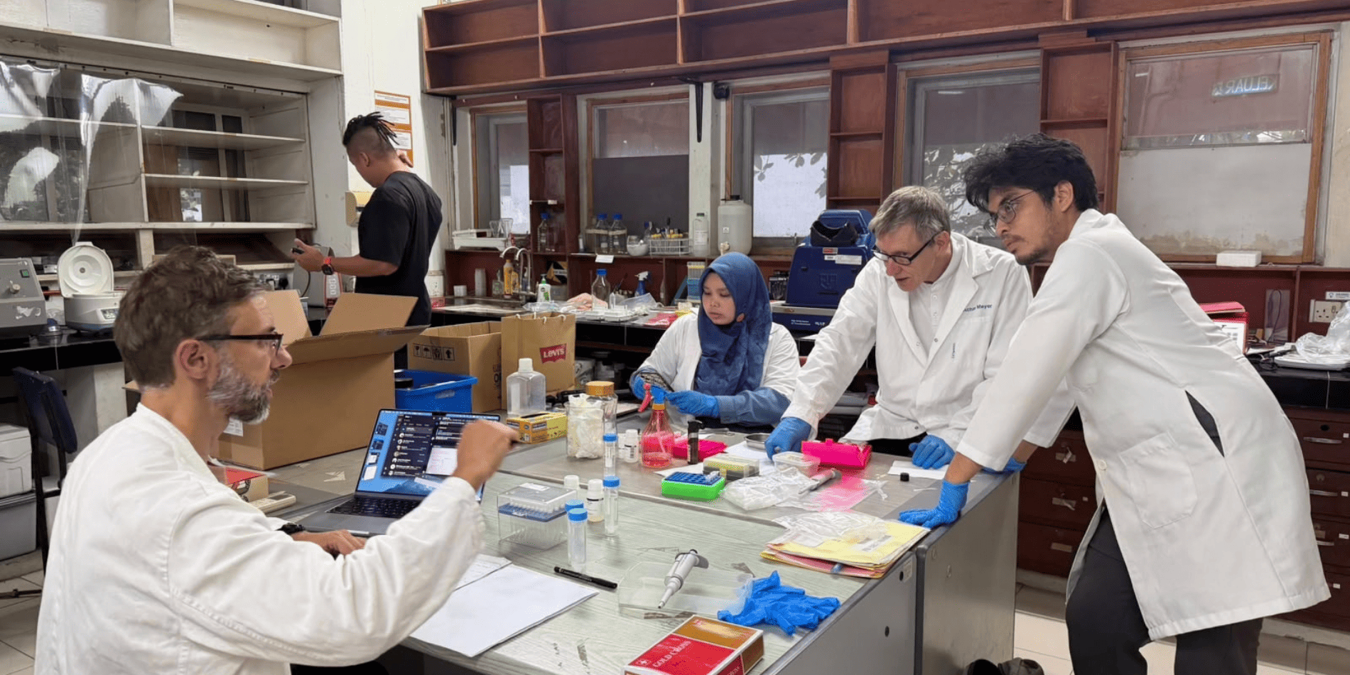 Perkuat Kolaborasi Internasional, Dosen MSP USU Terlibat Riset Biodiversitas Hiu dan Pari di Universiti Malaya
